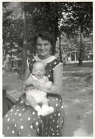 Bob Baby w Mom